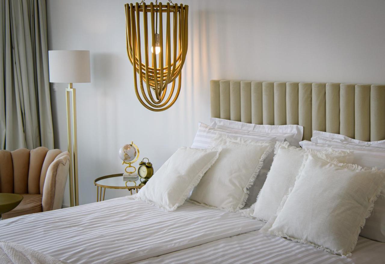 Gallery Luxury Suites & Rooms-Only Adults Split Exterior photo